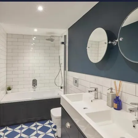 9 Esplanade Way, Flat 2 Harper By The Sea Дом отдыха Уитби